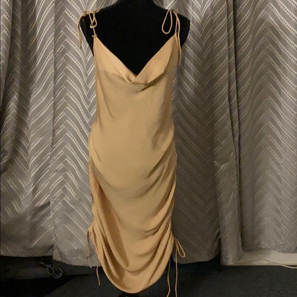 Dress - Picture 2 of 10